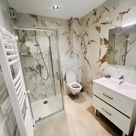 New 2-room, Comfort, 2 Min Beach, Air Conditioning, Wifi, Terrace * Antibes