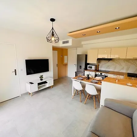 New 2-room, Comfort, 2 Min Beach, Air Conditioning, Wifi, Terrace *