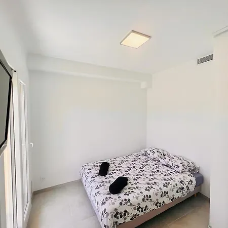 New 2-room, Comfort, 2 Min Beach, Air Conditioning, Wifi, Terrace * Antibes